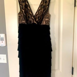 Adrienne papell cocktail dress size 4 black/tan